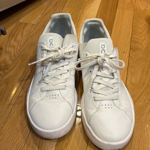 On sneaker The Roger Advantage